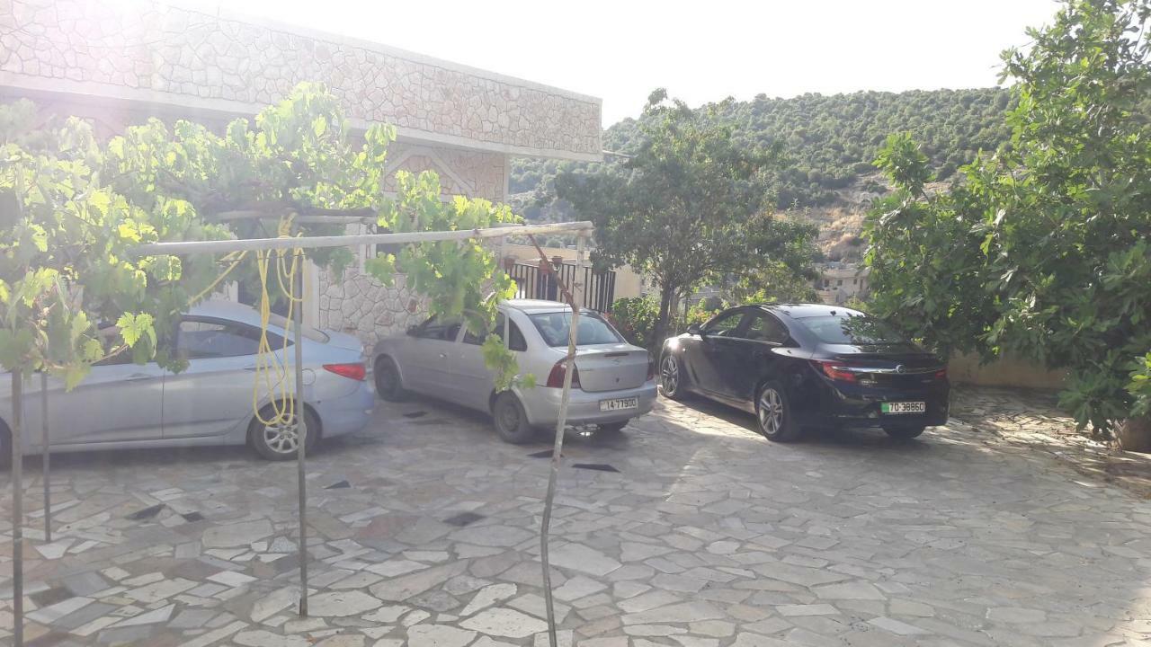 Mhna Guest House Ajloun Exterior photo