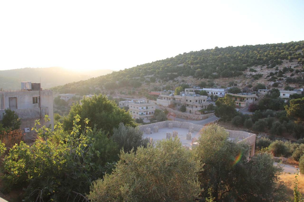 Mhna Guest House Ajloun Exterior photo
